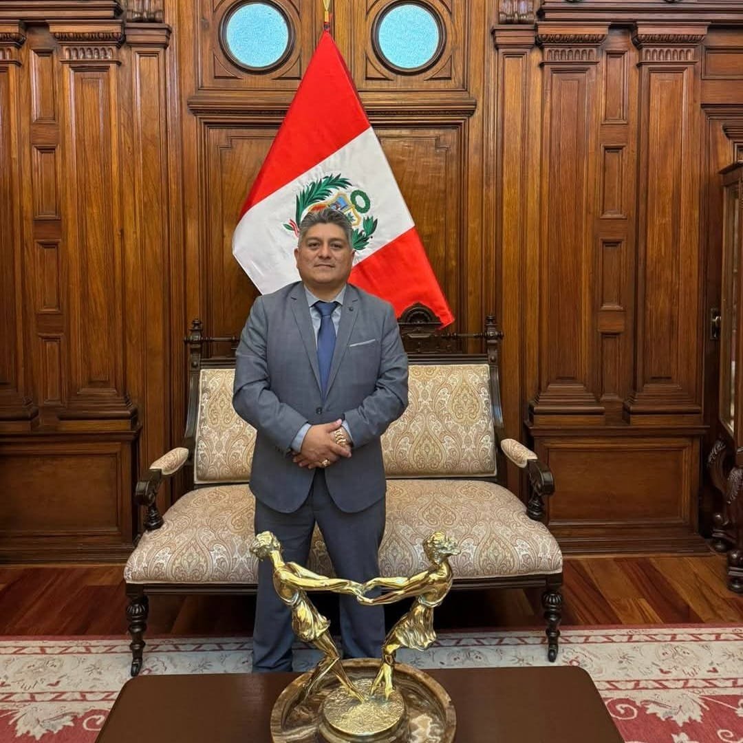 Dr. Jhon Silva Lecca